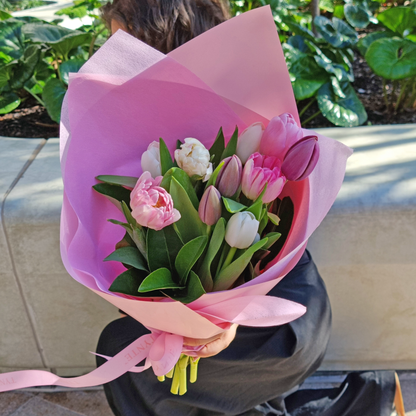 Sweet Bloom - 10 stem Bouquet