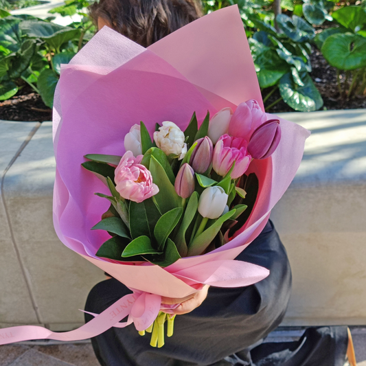 Sweet Bloom - 10 stem Bouquet