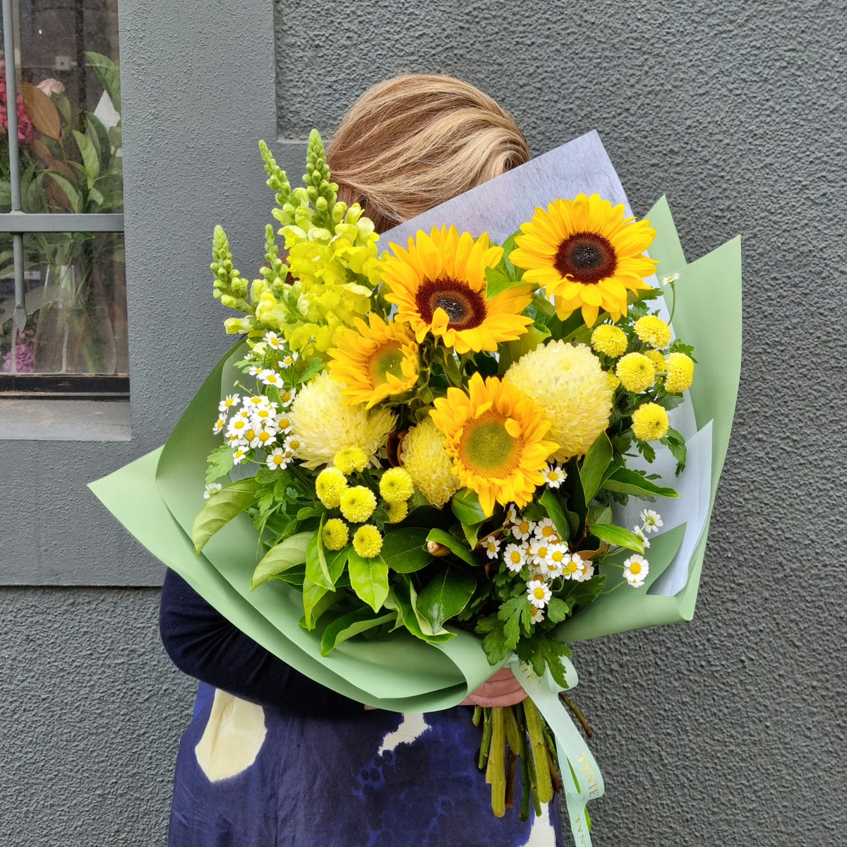 The Large Sunny Side Bouquet