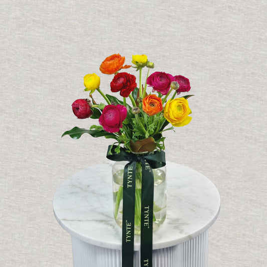 Magic Moments Vivid 10 stem Vase