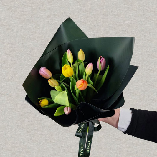 Magic Moments - 10 stem Bouquet